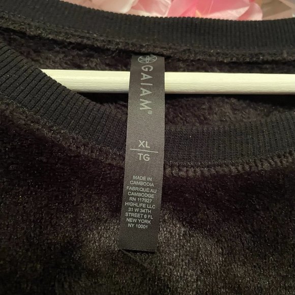 GAIAM Lux Faux Fur Pullover Sz XL - Picture 2 of 6